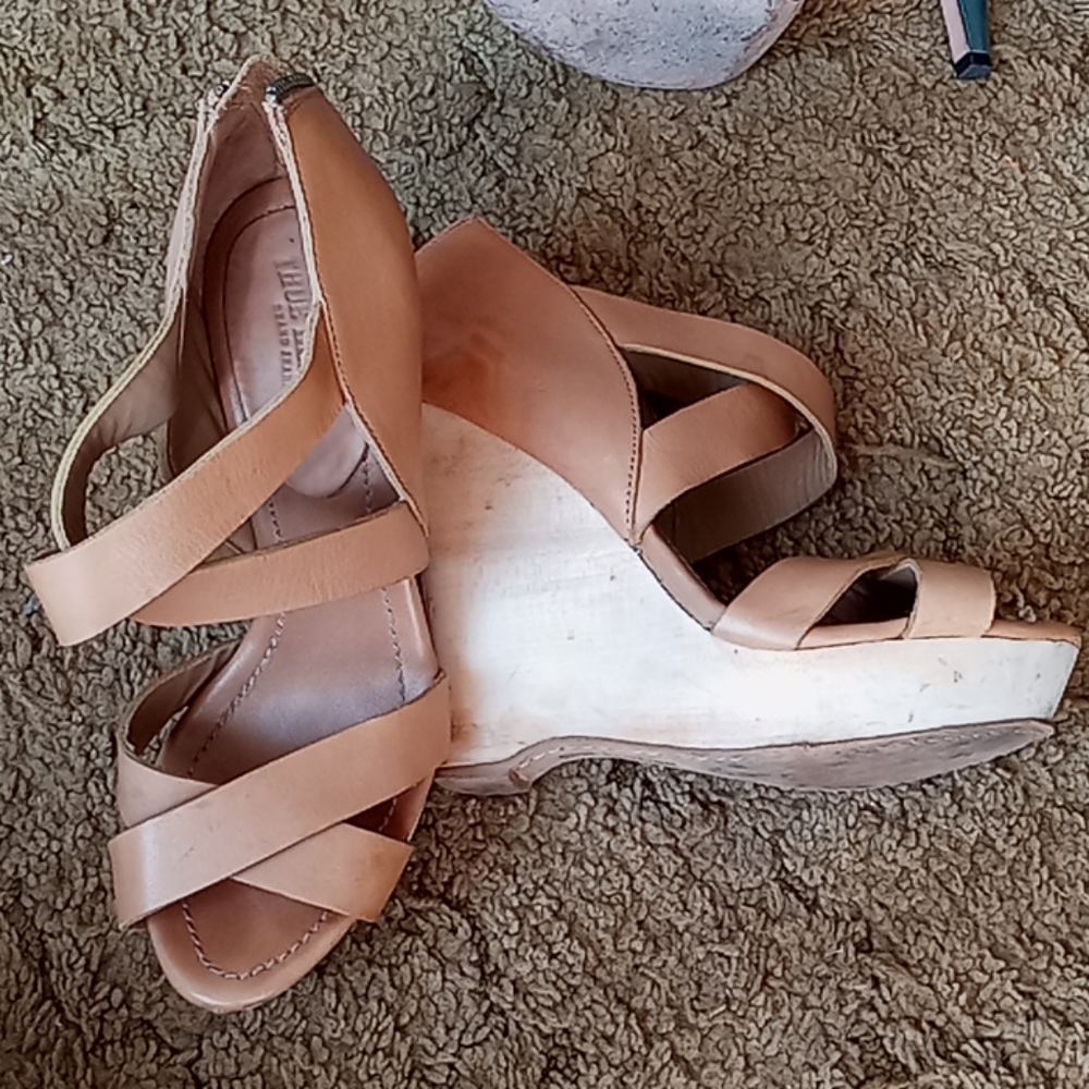 Wedged shoes by True religion